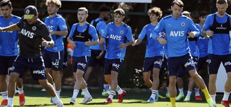 Fenerbahçe’de genç futbolcuların sayısı artıyor
