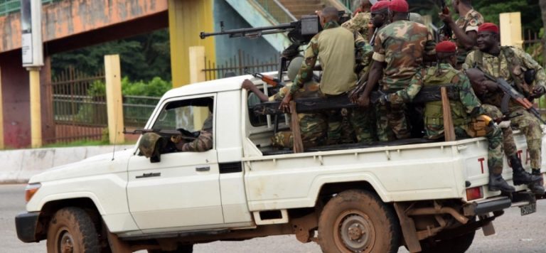 Gine’de askerin yönetime el koyduğu iddiası