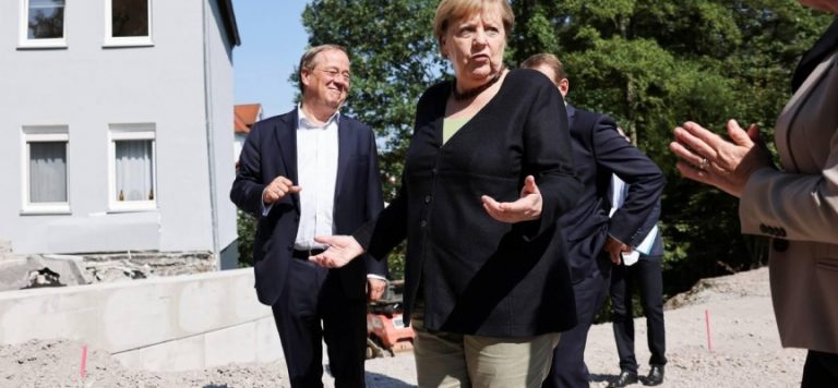 Merkel, selden etkilenen bölgeyi ziyaret etti