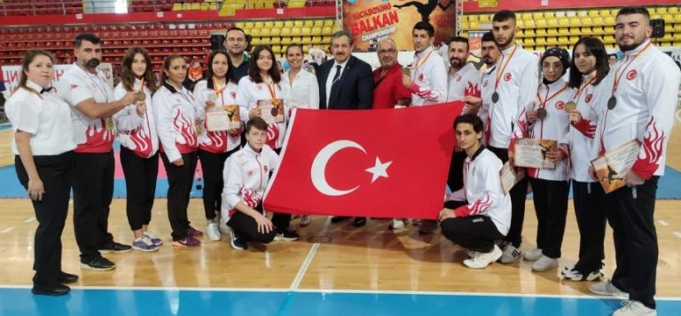 Milli kick boksçulardan 8 madalya