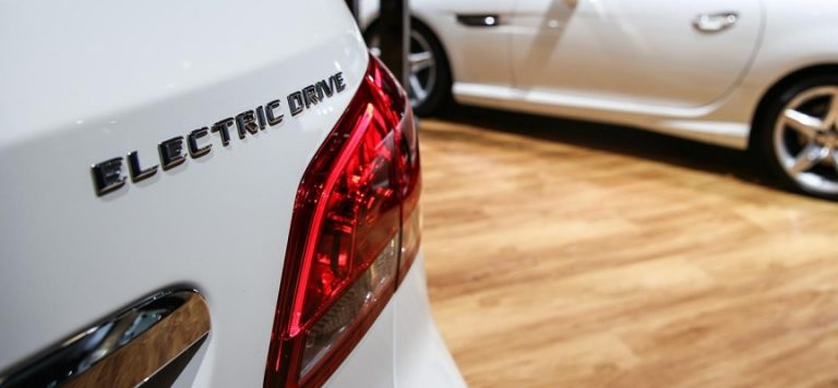 2032’ye kadar binek araçların yarısı elektrikli olacak