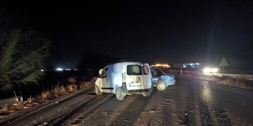 Direksiyon hakimiyetini kaybeden sürücü kaza yaptı!