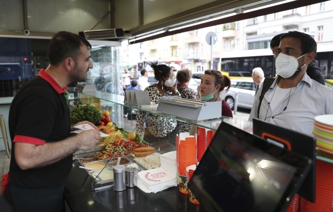 Almanya'da aşı olanlara bedava döner