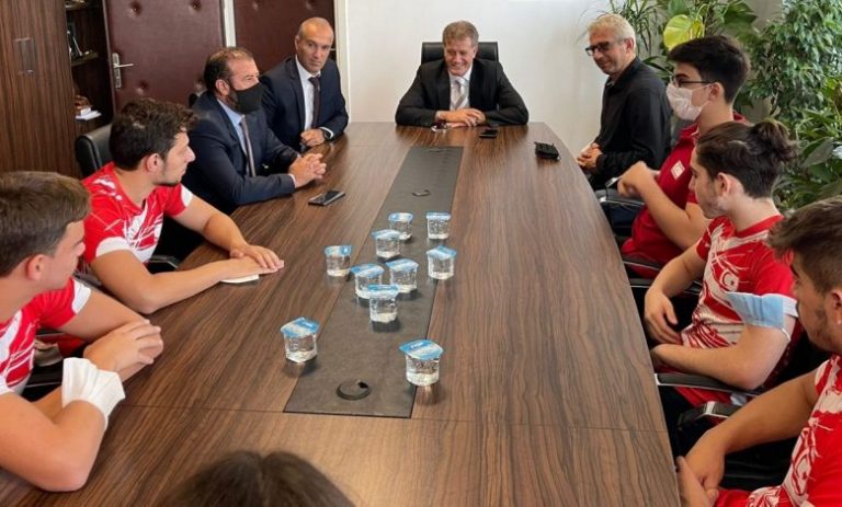 Arıklı: Kıbrıslı Türk sporcular, ambargoları delmenin bir simgesidir