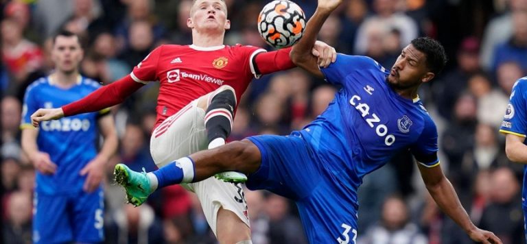 Manchester United Everton ile berabere kaldı