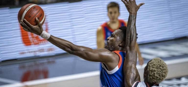 Anadolu Efes Beşiktaş’ı farklı geçti