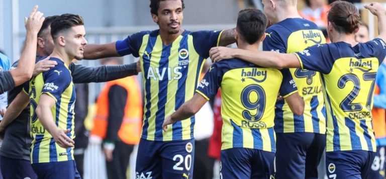 Fenerbahçe liderliğini sürdürdü