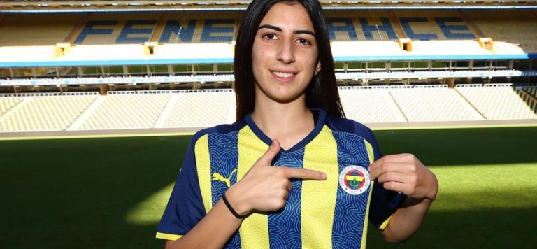 Fenerbahçe’den kadın futbol takımına takviye