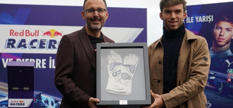 Bakan Kasapoğlu F1 pilotu Gasly bir araya geldi