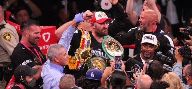 Tyson Fury unvanını nakavtla korudu