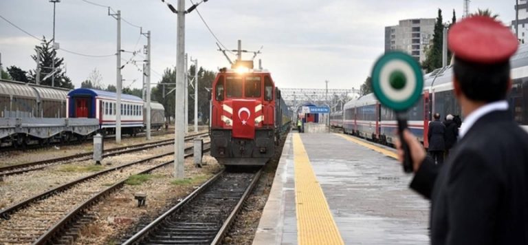 Turkuaz yük treni Karabağ’ı yeşertecek buğday tohumu taşıyor