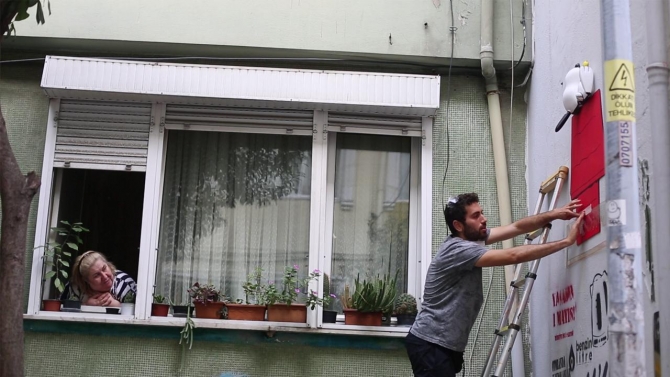 Sokakları renklendiren gönüllüler: Onaranlar Kulübü