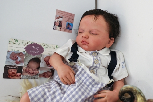 Isısı insana geçen 'reborn bebekler'