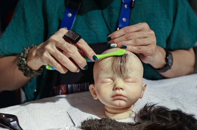 Isısı insana geçen 'reborn bebekler'