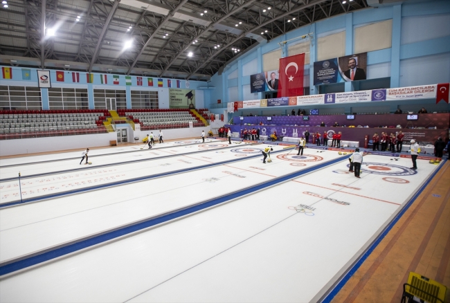 Curlingde hedef zoru başarıp 2022 Kış Olimpiyatları'na katılmak