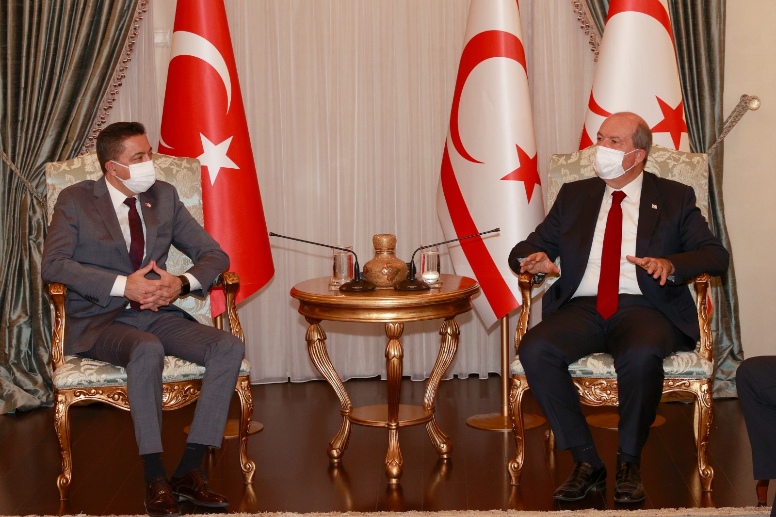 Cumhurbaşkanı Tatar, KKTC’DE temaslarda bulunan Osmaniye Korkut Ata Üniversitesi’nden bir heyeti kabul etti