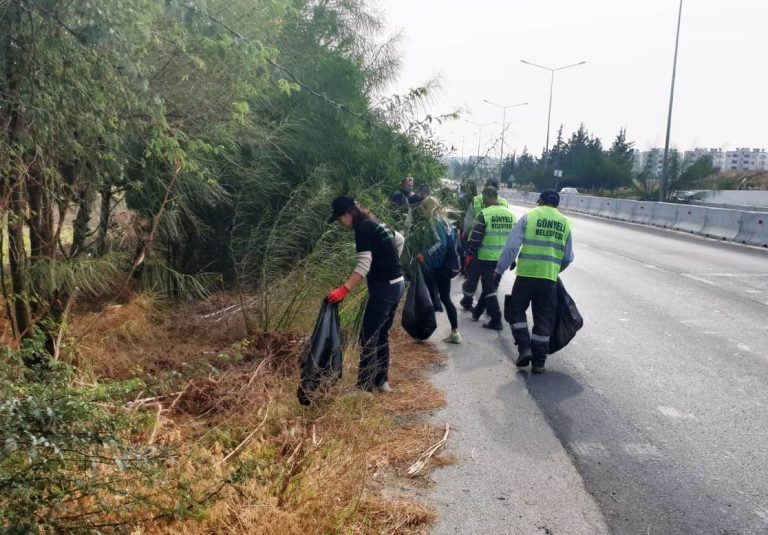 Girne-Boğaz yolunda temizlik yapıldı