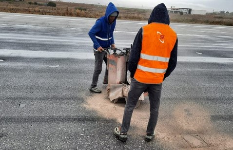 Ercan Havalimanı pistinin küçük bir bölümünde hasar oluştu