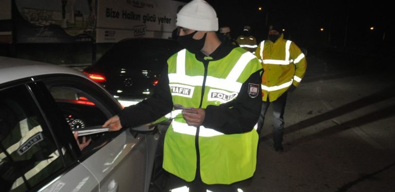 Denetimlerde 37 araç trafikten men edildi