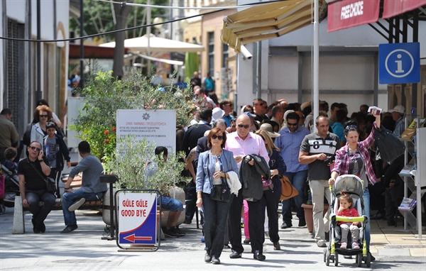 Ada içi geçişlerde pandemi tedbirleri kaldırıldı