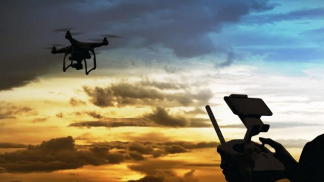 drone-iha-1482376_2.jpg
