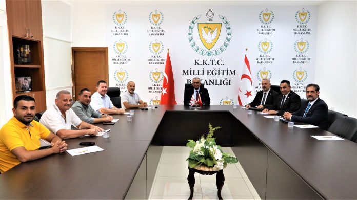 meb-cavusoglu-yurt-temsilcileri-gorusme-scaled.jpg