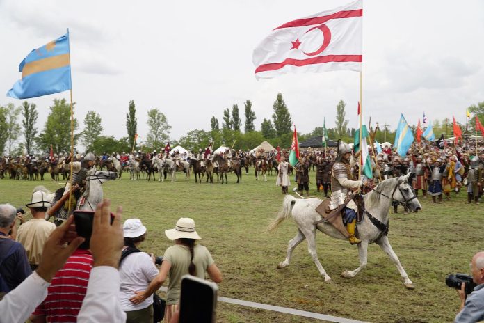 turan-kurultayina-kktc-bayragi-damgasini-vurdu-1-.jpeg
