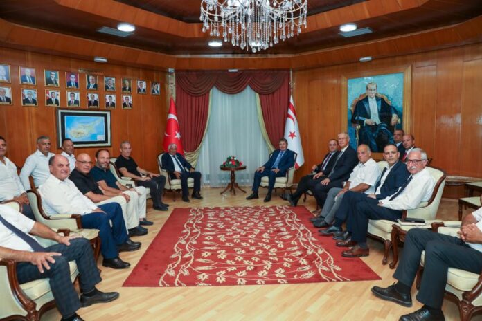 basbakan-sendika-ve-belediye-baskanlari-1.jpg