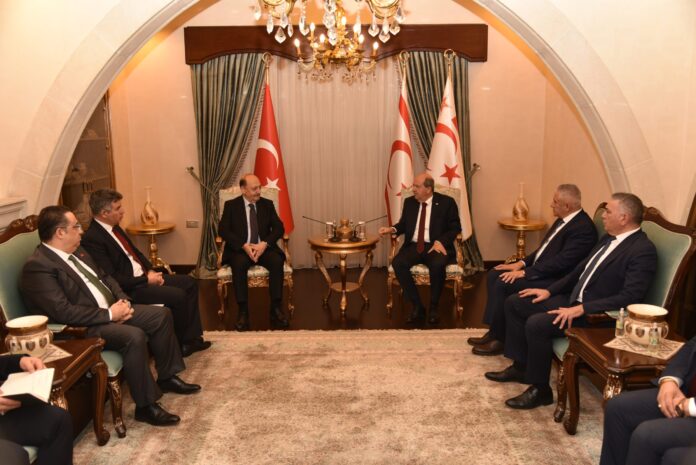 cb-ersin-tatar-tc-calisma-ve-sosyal-guvenlik-bakani-vedat-bilgin-i-kabul-etti-2-so-scaled.jpg