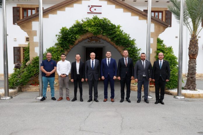 cumhurbaskani-ersin-tatar-sut-ureticileri-2-.jpg