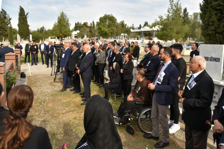 Salih Miroğlu 19’uncu ölüm yıl dönümünde mezarı başında anıldı