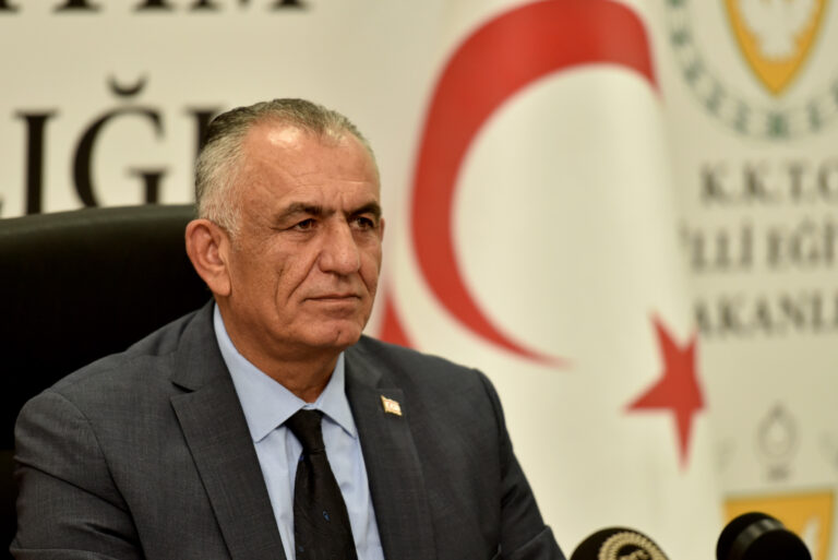 Çavuşoğlu:Erenköy Lisesi’nde iki gün idari tatil verilmiştir