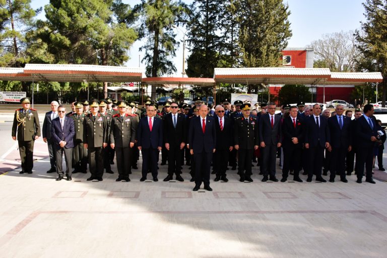 23 Nisan Ulusal Egemenlik ve Çocuk Bayramı törenlerle kutlanıyor… Lefkoşa Atatürk Anıtı’nda tören düzenlendi