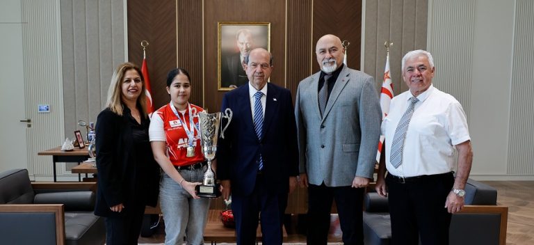 Cumhurbaşkanı Tatar, Avrupa Kadınlar Bilardo Şampiyonu Ghaffari’yi kabul etti
