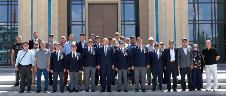 Cumhurbaşkanı Tatar Türkiye Muharip Gaziler Derneği Balıkesir Şubesi heyetini kabul etti