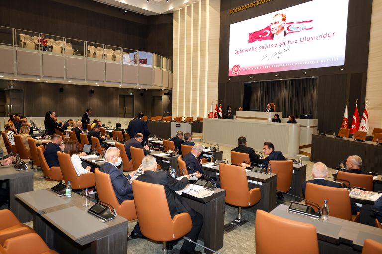 Meclis çalışmaları devam ediyor