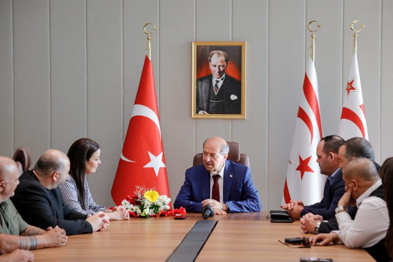Cumhurbaşkanı Tatar, Gönyeli Spor Kulübü Başkanı Sinem Baştaş ve Yönetim Kurulu’nu kabul etti