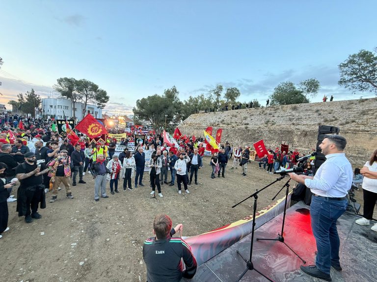 1 Mayıs, ara bölgede iki toplumlu etkinlikle kutlandı