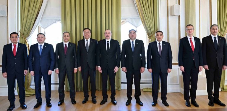 Aliyev, Türk devletlerinin içişleri bakanlarını kabul etti. Kabulde İçişleri Bakanı Dursun Oğuz da yer aldı