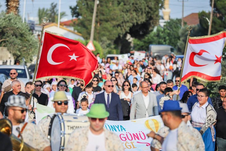 Değirmenlik Akıncılar Belediyesi Dünya Çocuk Şenliği düzenledi