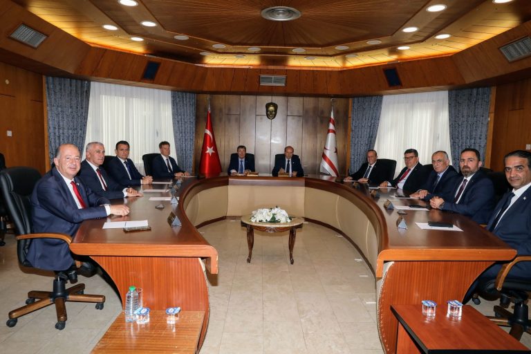 Cumhurbaşkanı Tatar toplantı sonrası açıklama yaptı