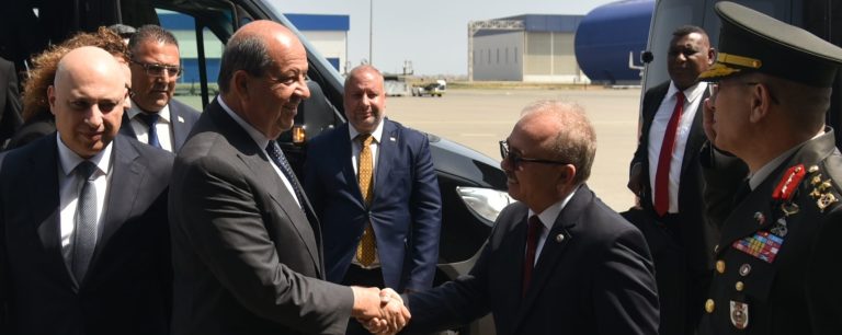 Cumhurbaşkanı Tatar temaslarda bulunmak üzere Azerbaycan’a gitti..